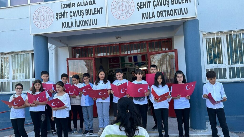 Primary school Martyr Sergeant Bulent Kula Primary School, Aliaga, photo