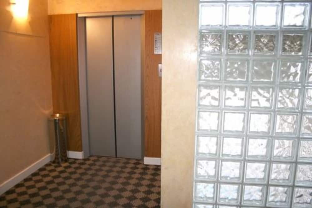 Фото Urbana Suites