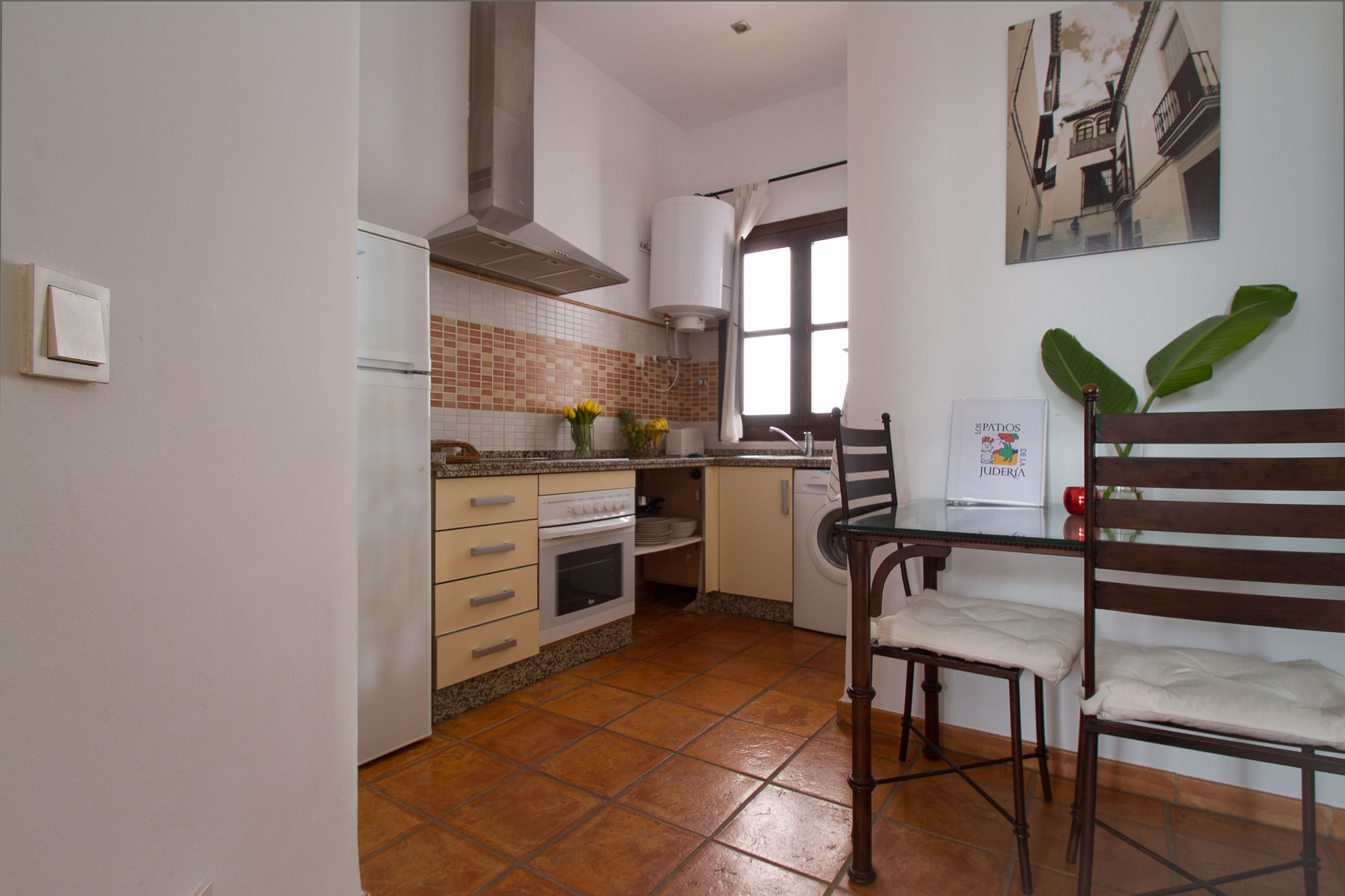 Фото Apartamentos Los Patios de la Juderia