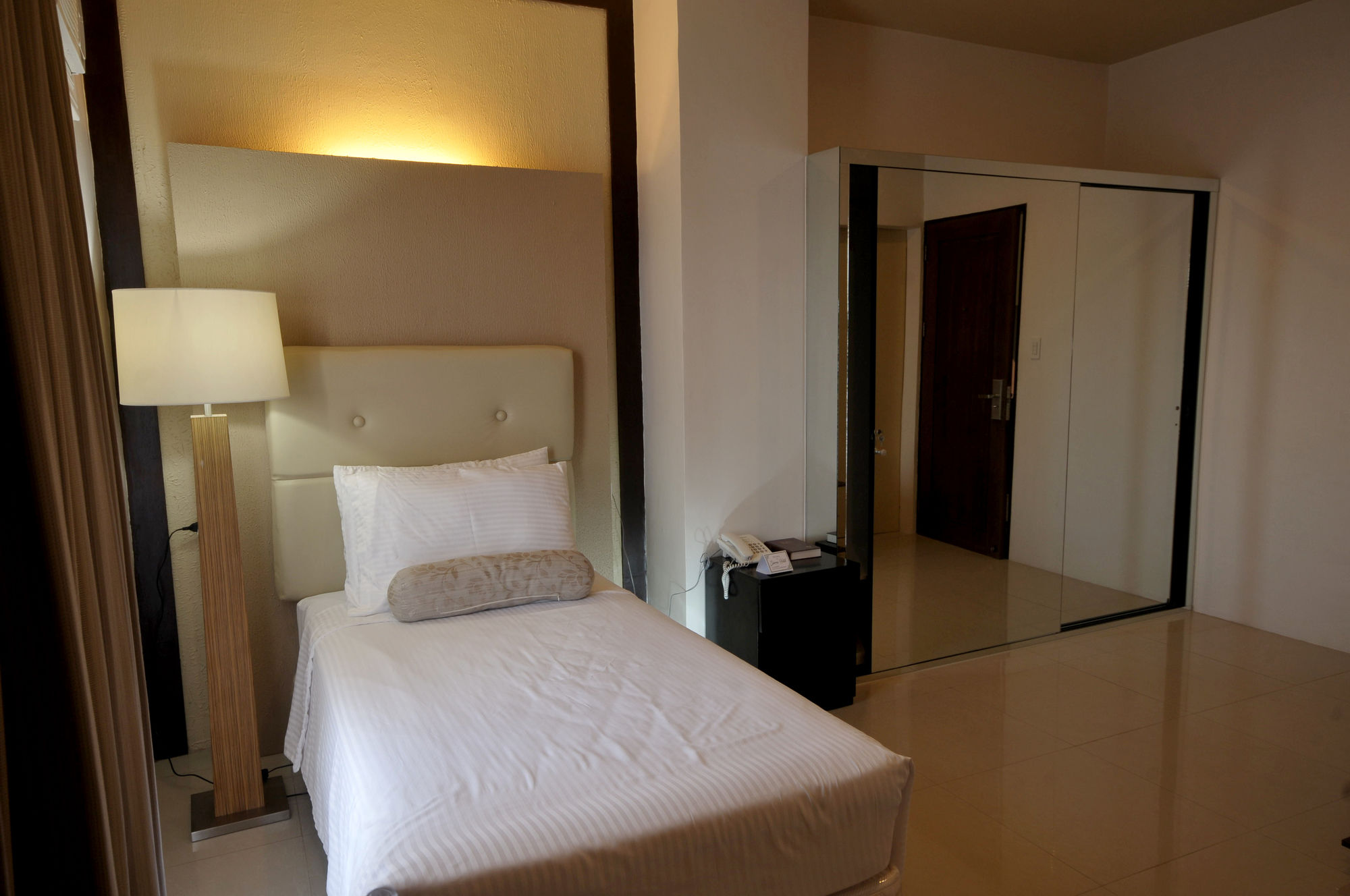 Фото Sierra Hotel