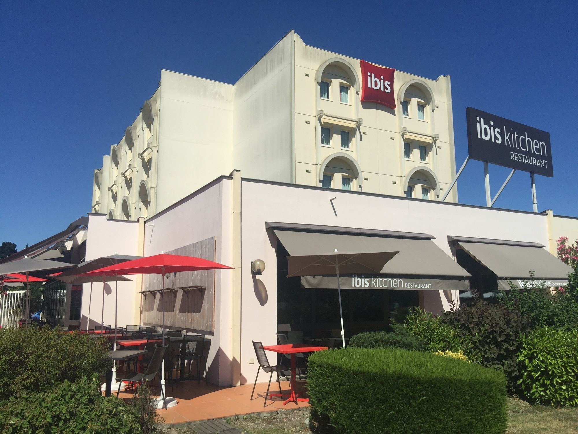 Фото Ibis Bordeaux Pessac Route des Vins Hotel