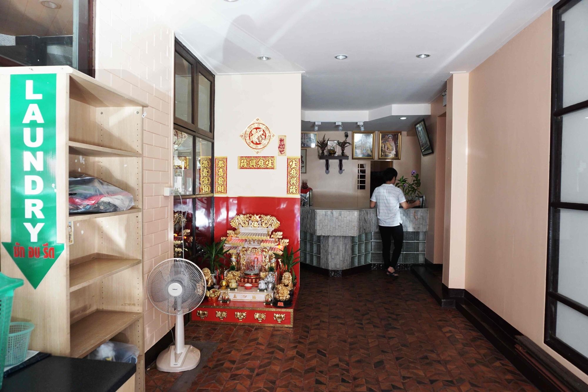 Фото Sureena Hotel