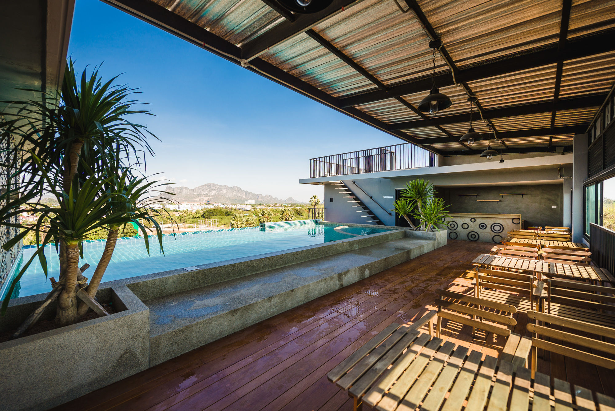 Фото C Cha-am Hotel