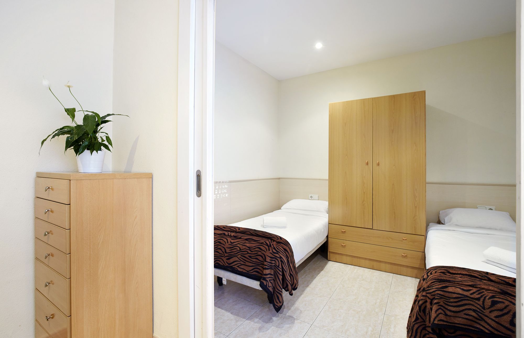 Фото AinB Diagonal Francesc Macia Apartments