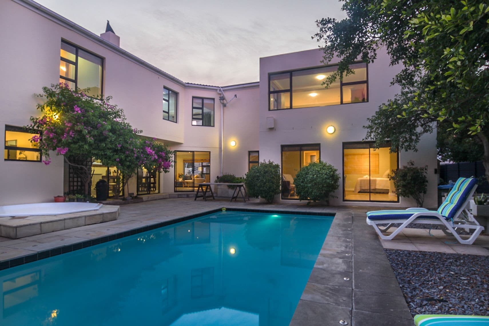 Фото Atlantic Bay Lodge