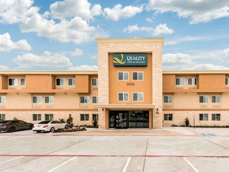 Фото Quality Inn & Suites Plano East - Richardson