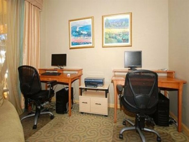 Фото Quality Inn & Suites Hermosa Beach