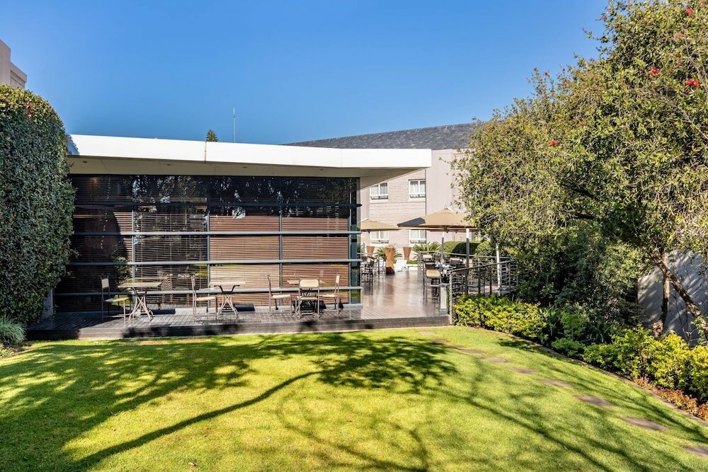 Фото City Lodge Johannesburg Airport, Barbara Road