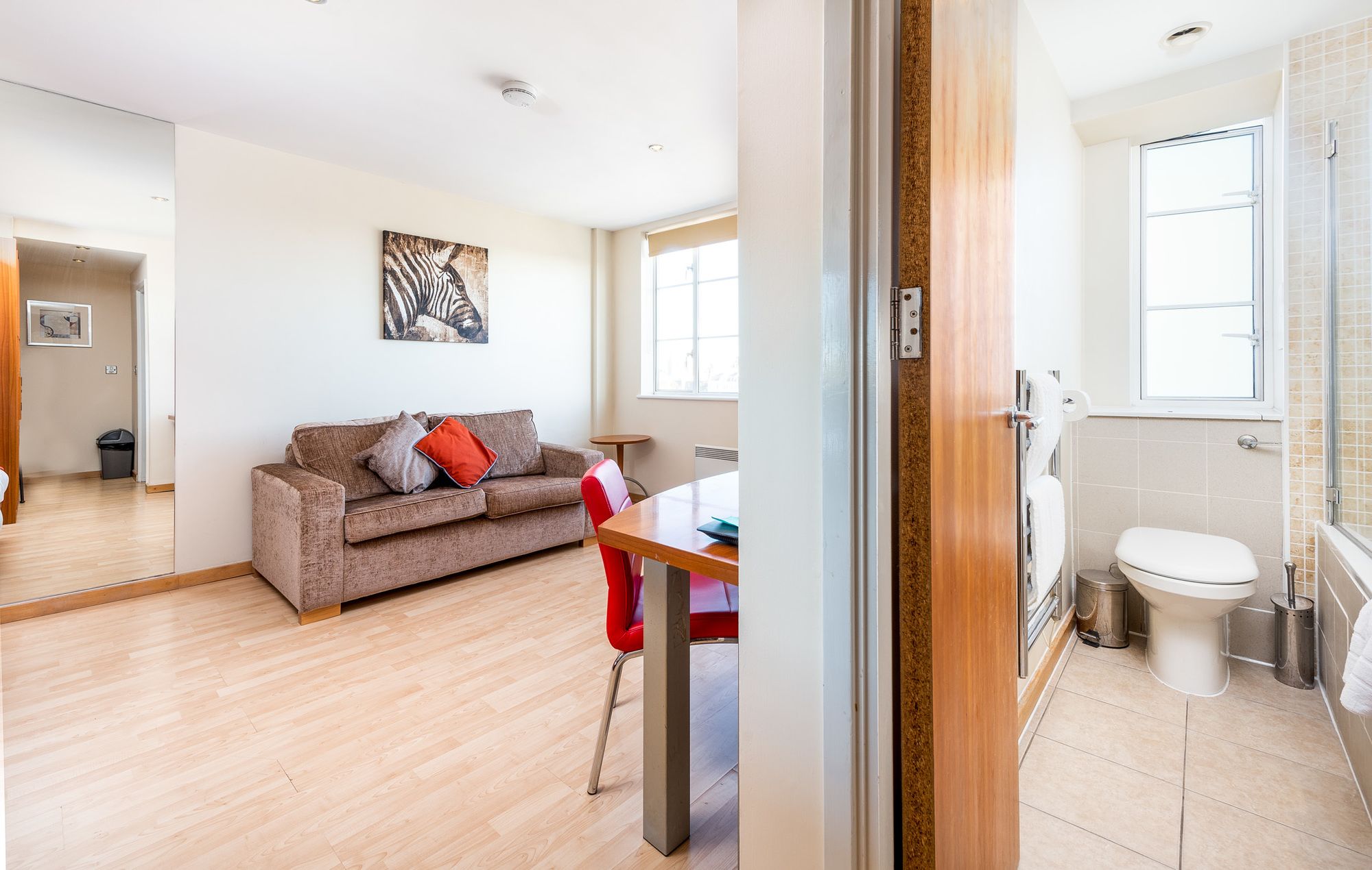Фото Roland House Apartments