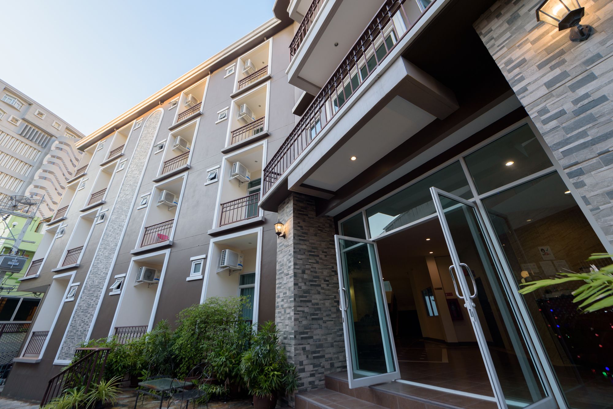 Фото Курортный отель The Hideaway Resort Pattaya Chonburi