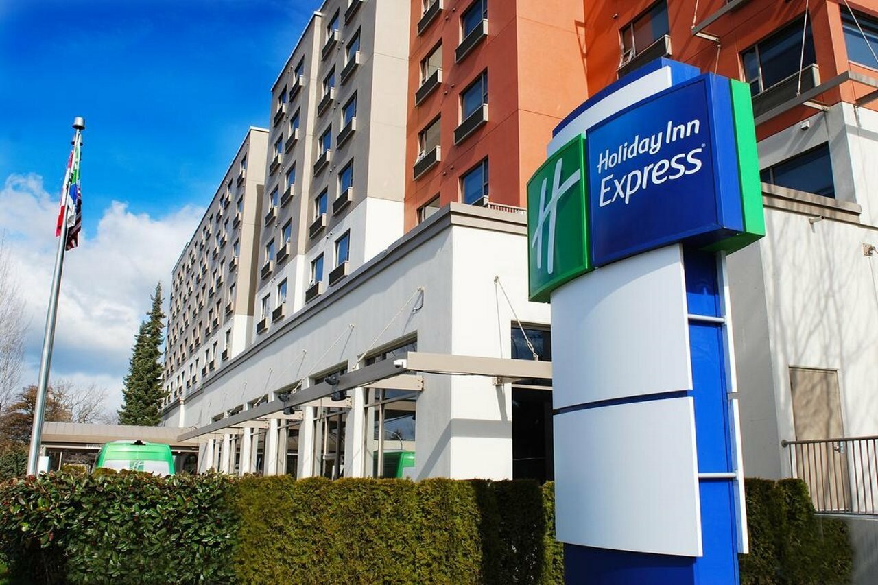 Фото Holiday Inn Express Vancouver Airport Richmond