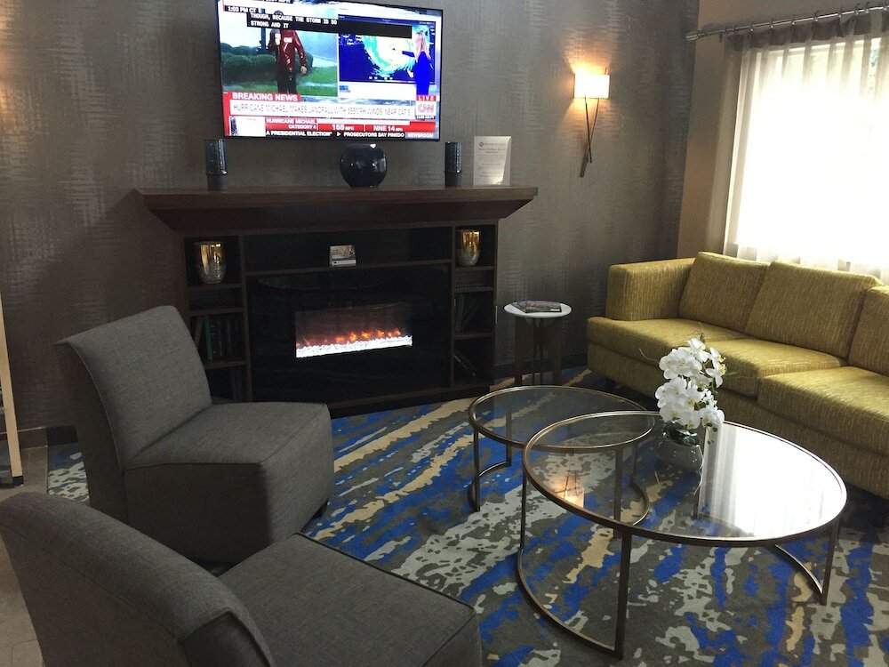 Фото Best Western Plus Portland Airport Hotel & Suites