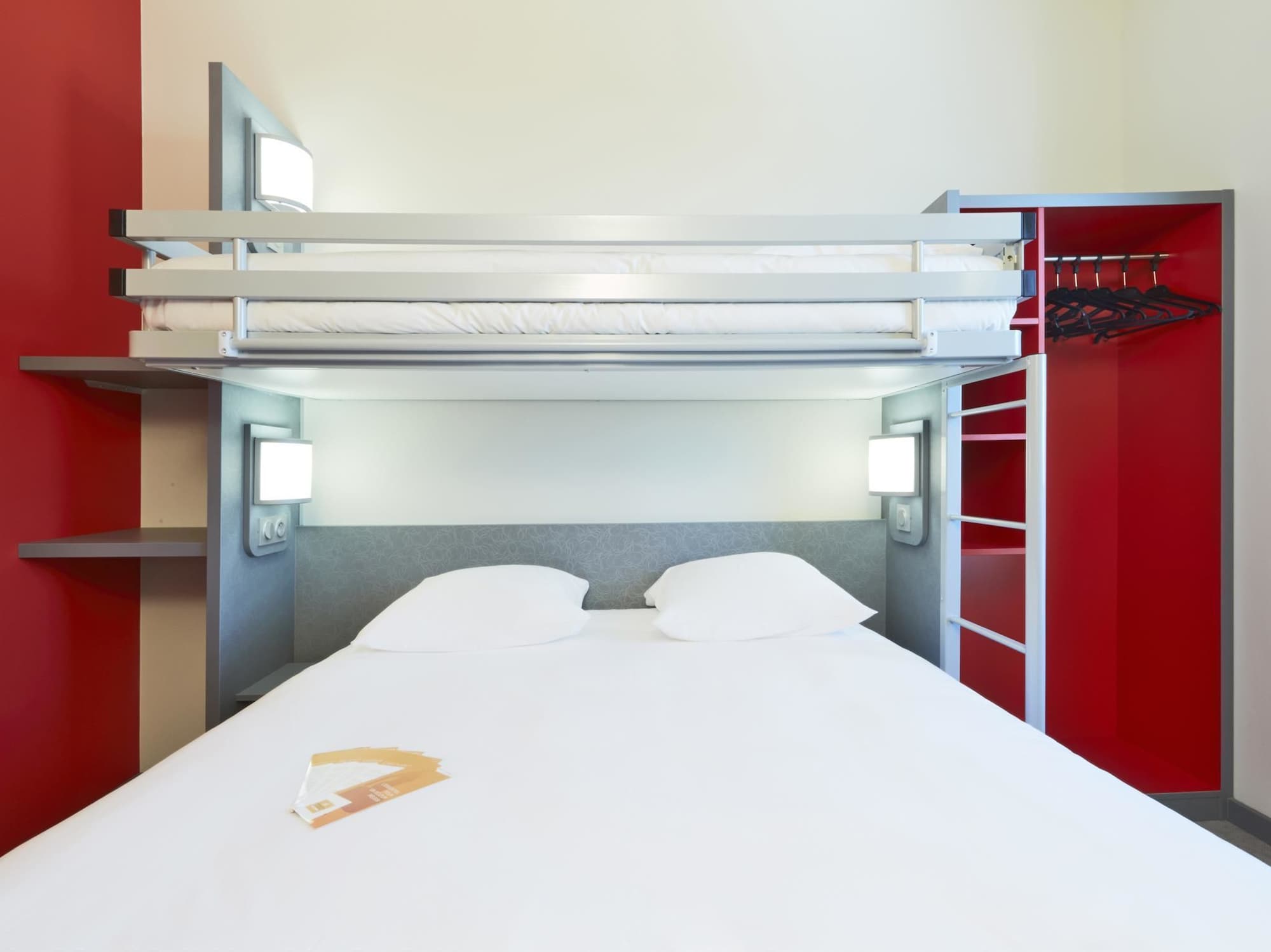 Фото Première Classe Lyon Est - Saint-Priest Eurexpo