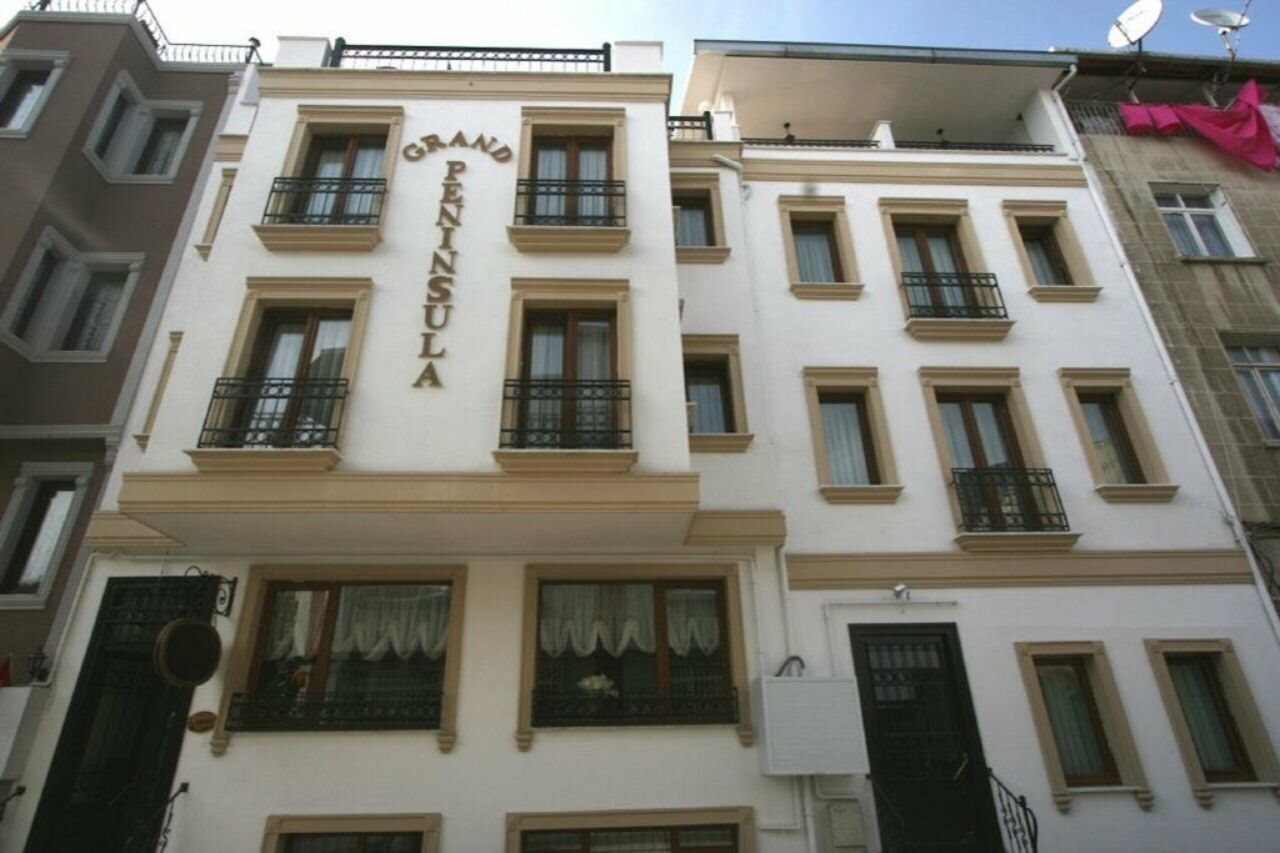 Фото Peninsula Grand Hotel