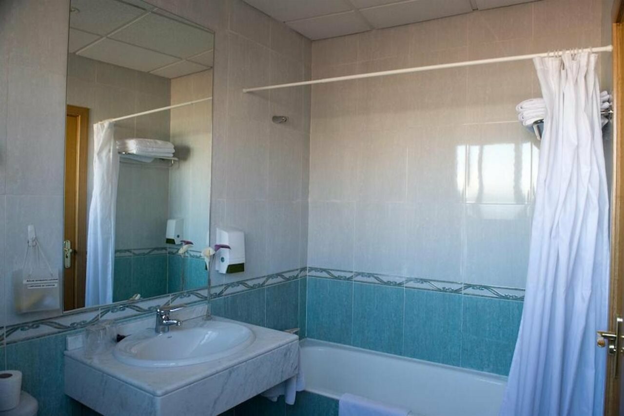 Фото Hotel Madrisol