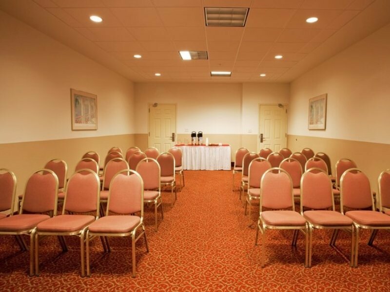 Фото Country Inn & Suites by Radisson, Tampa Rj Stadium