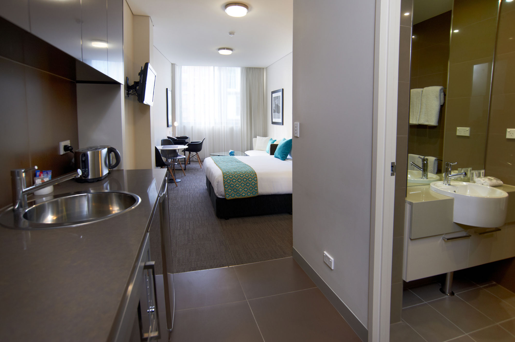 Фото Holiday Inn & Suites Sydney Bondi Junction, an Ihg Hotel