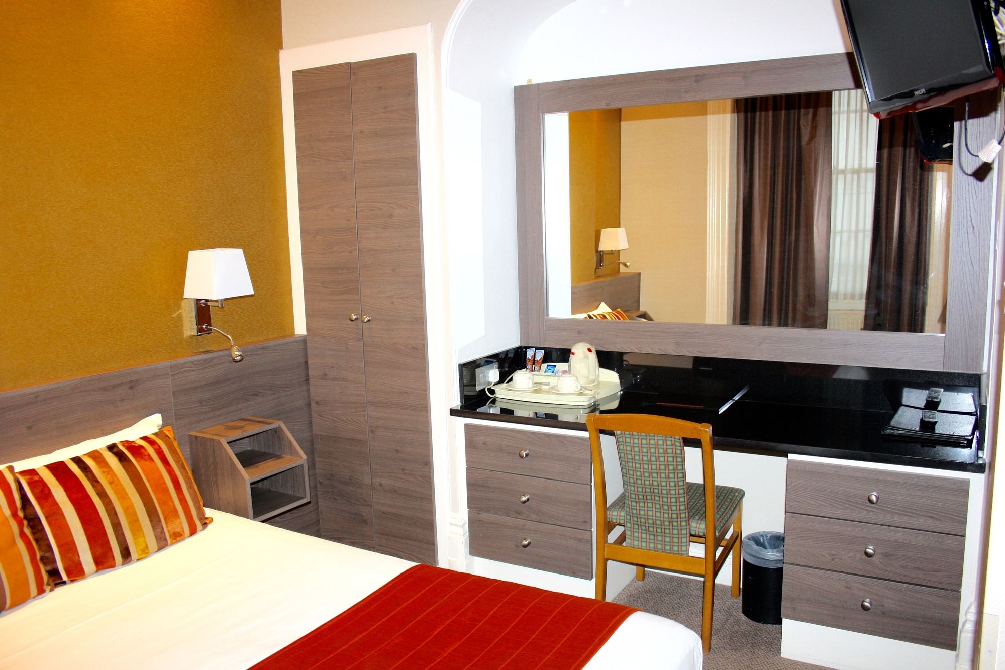 Фото Columbus Hotel