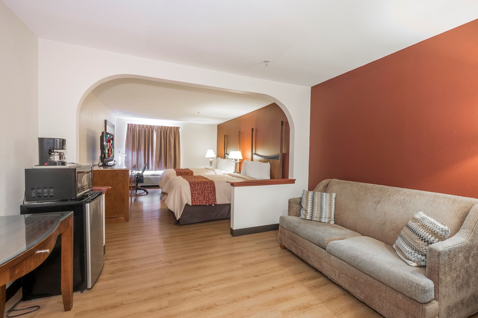 Фото Red Roof Inn & Suites Biloxi