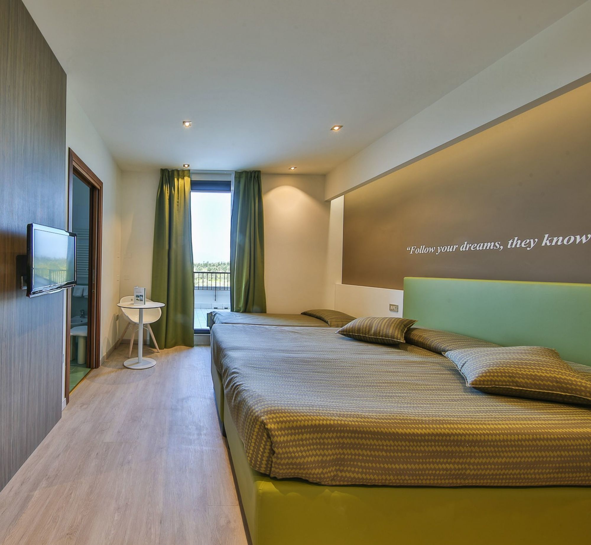 Фото Hotel Ideal