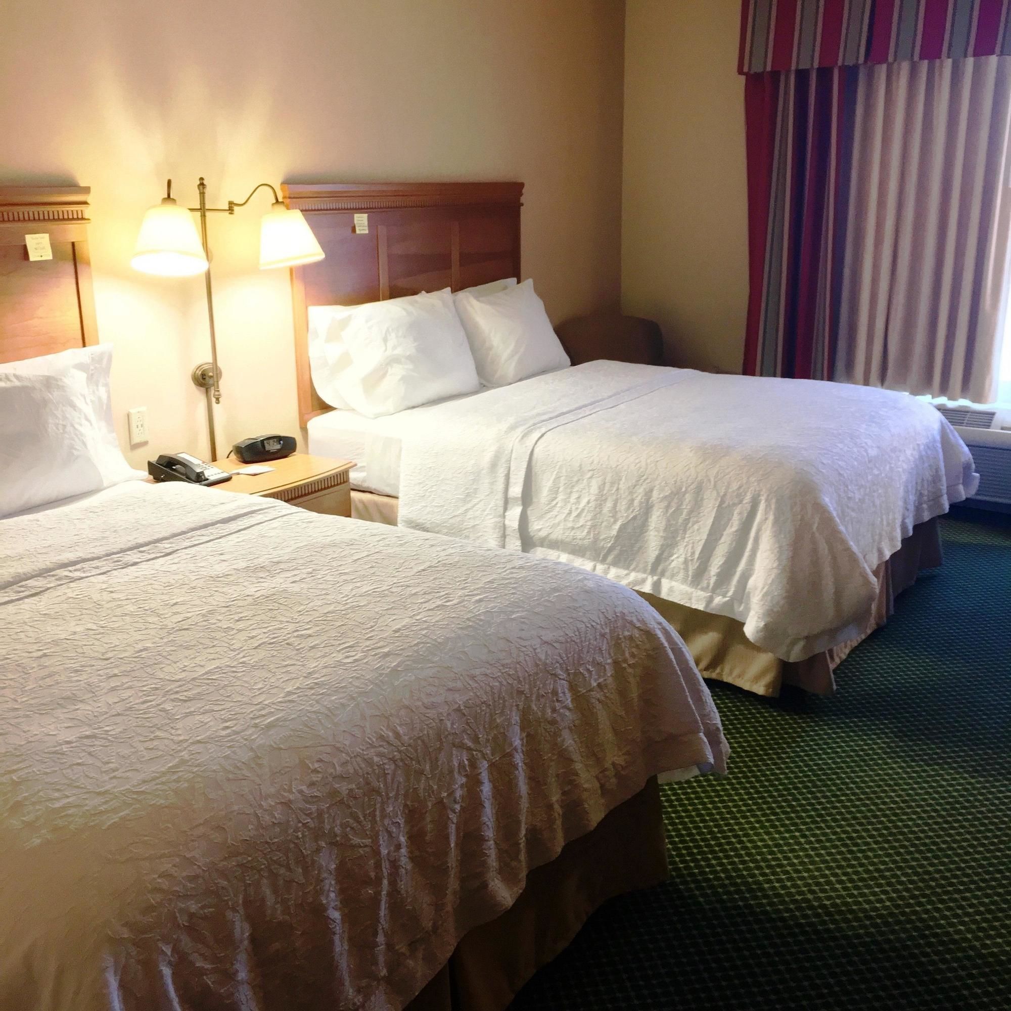 Фото Hampton Inn Hays-North of i 70