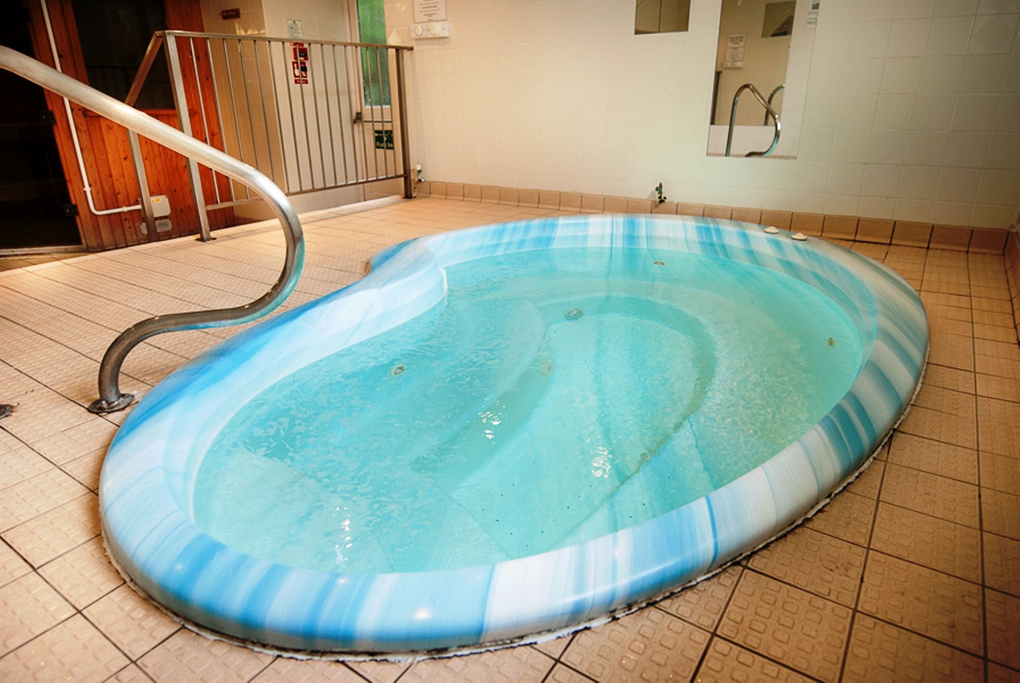 Фото New Westcliff Hotel