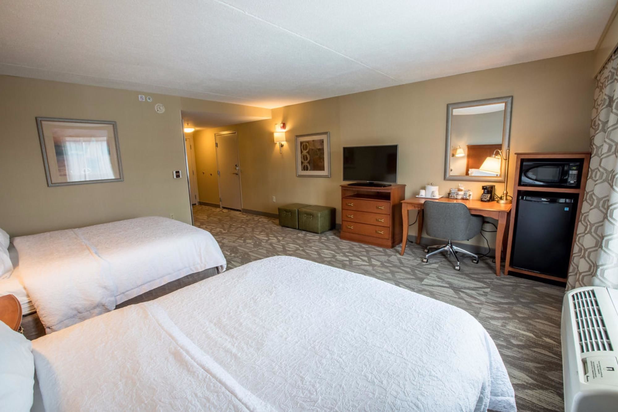 Фото Hampton Inn & Suites Tilton