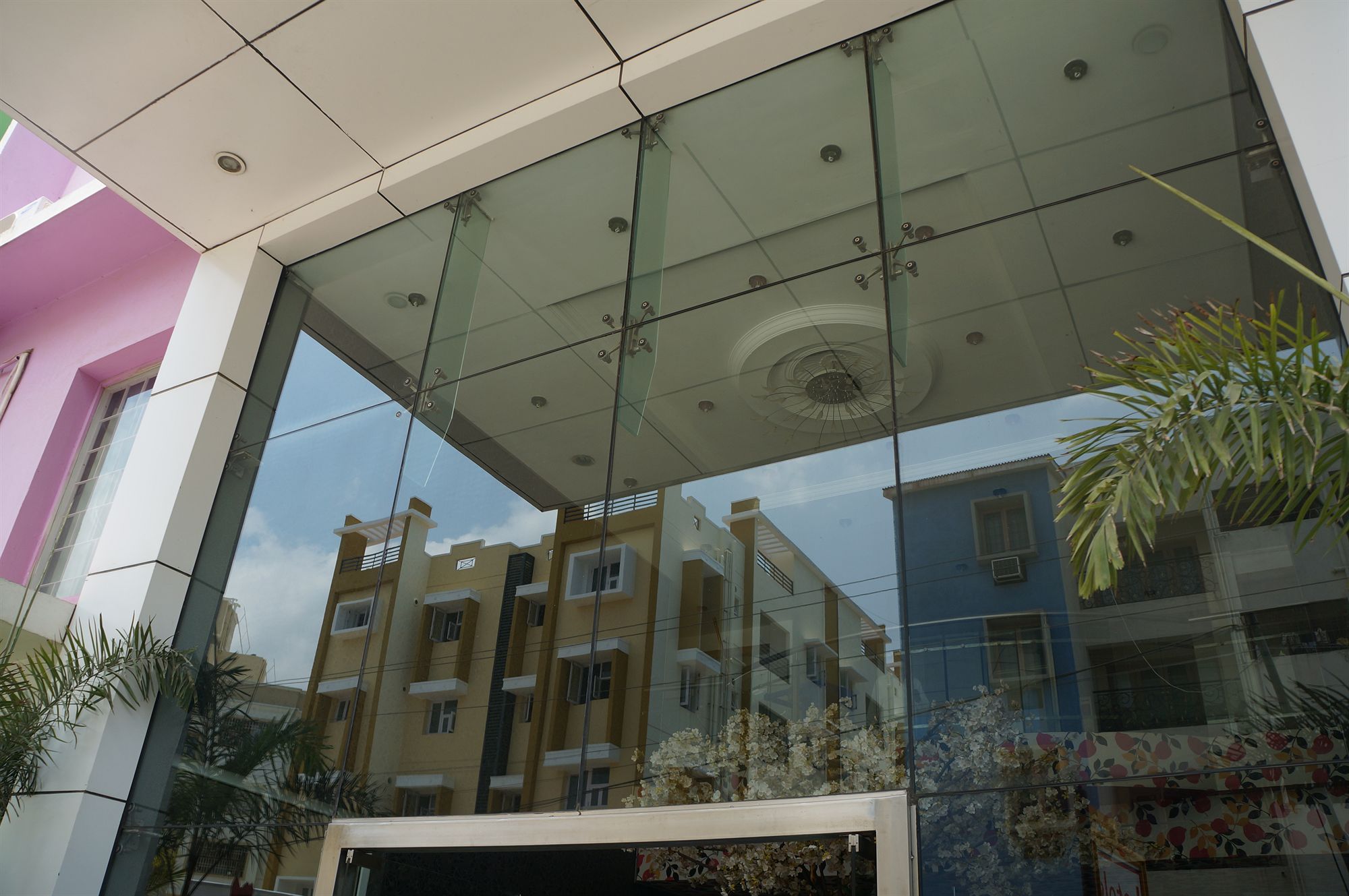 Фото Lotels Hotel