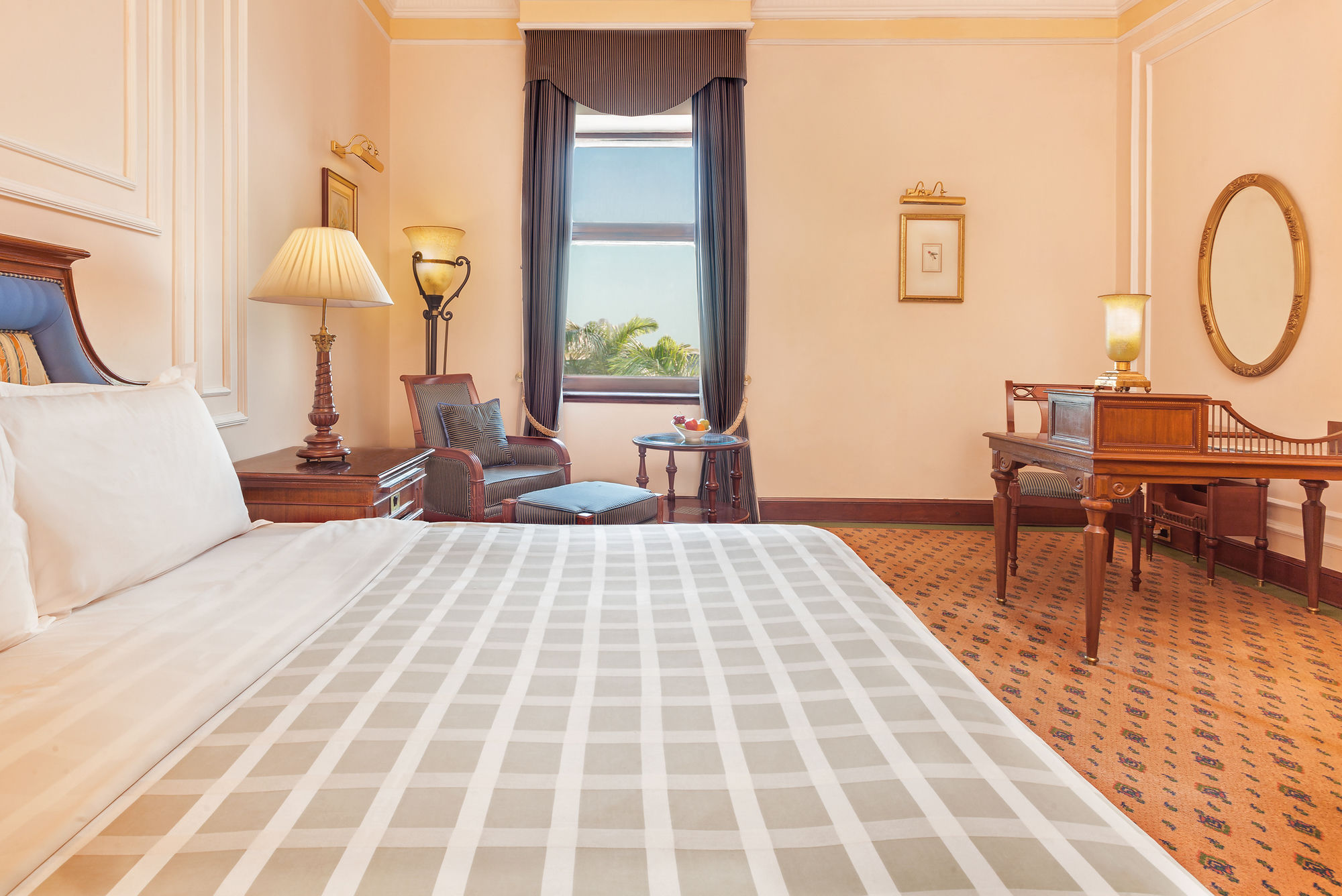 Фото The Oberoi Grand, Kolkata