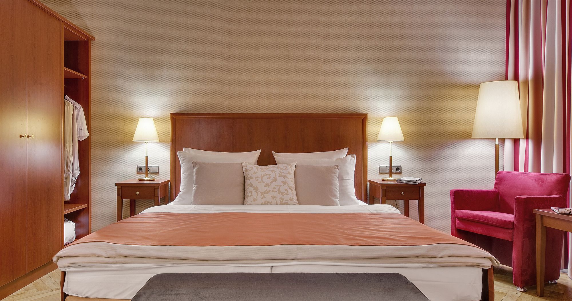 Фото Alpen Hotel München