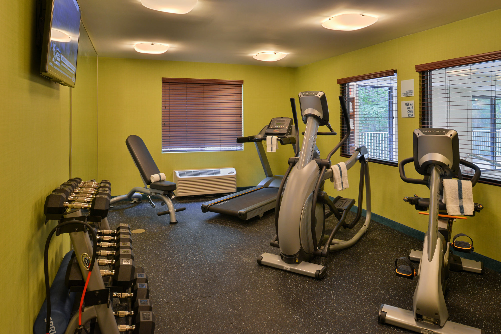 Фото Holiday Inn Express & Suites West Ocean City, an Ihg Hotel