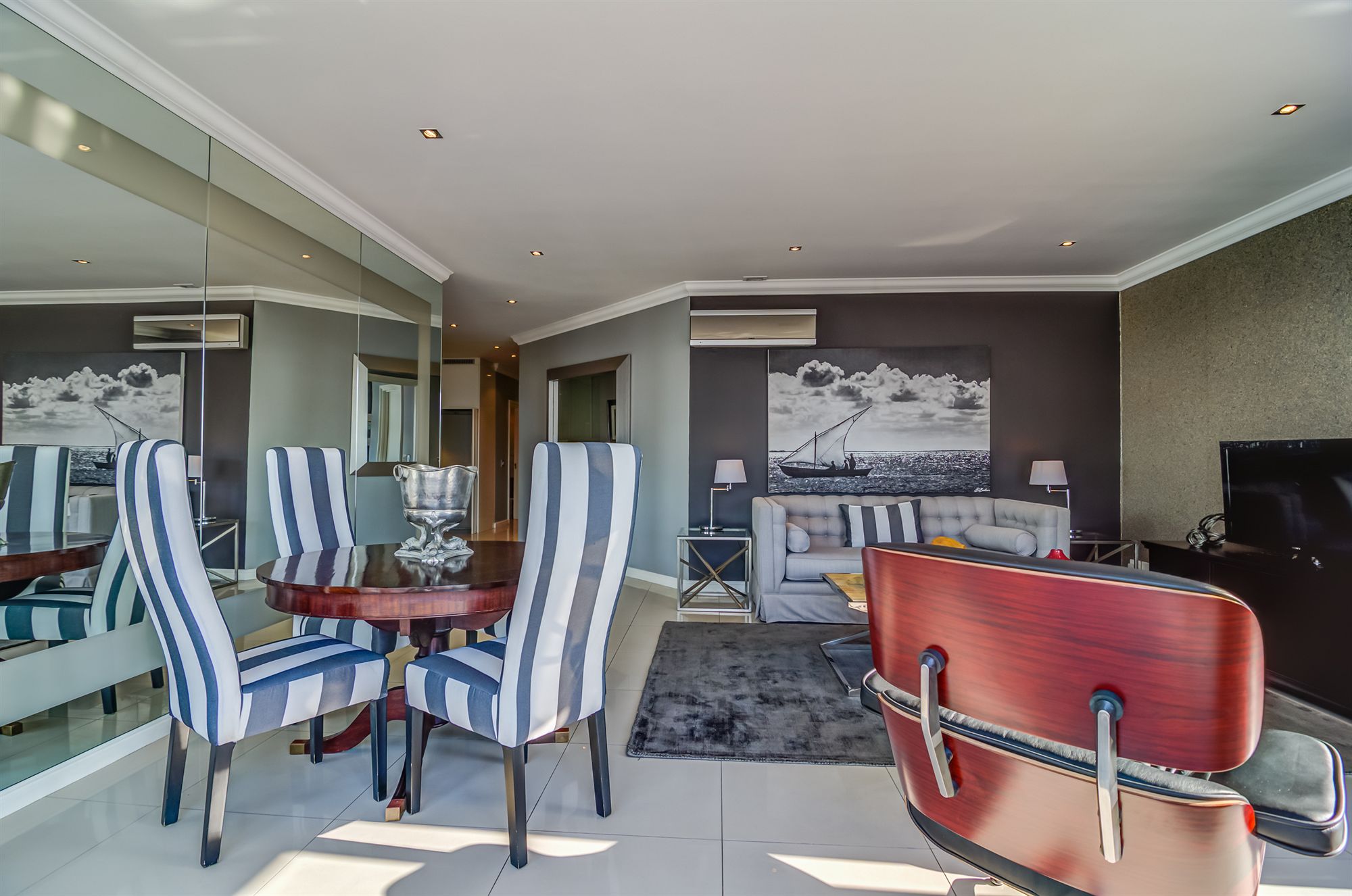 Фото The Granger