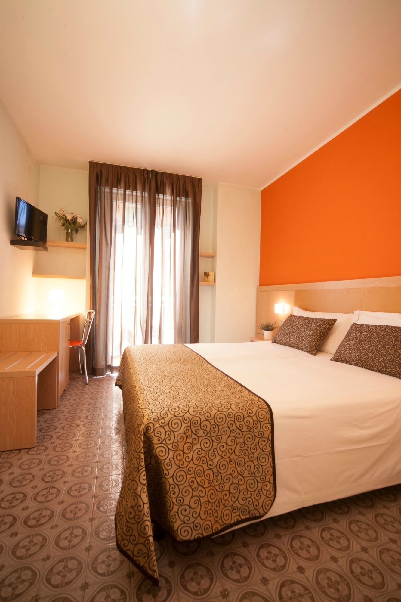 Фото Polo Younique Hotel