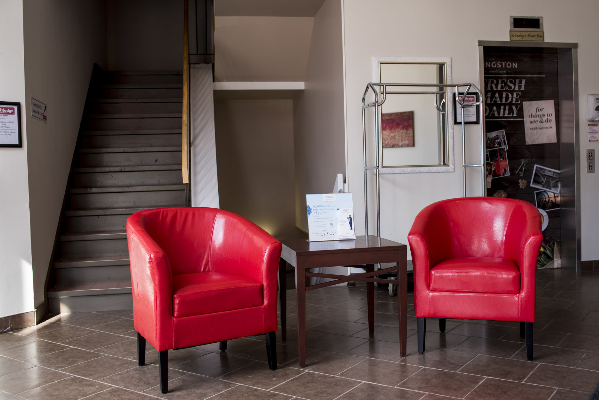 Фото Strata Hotel