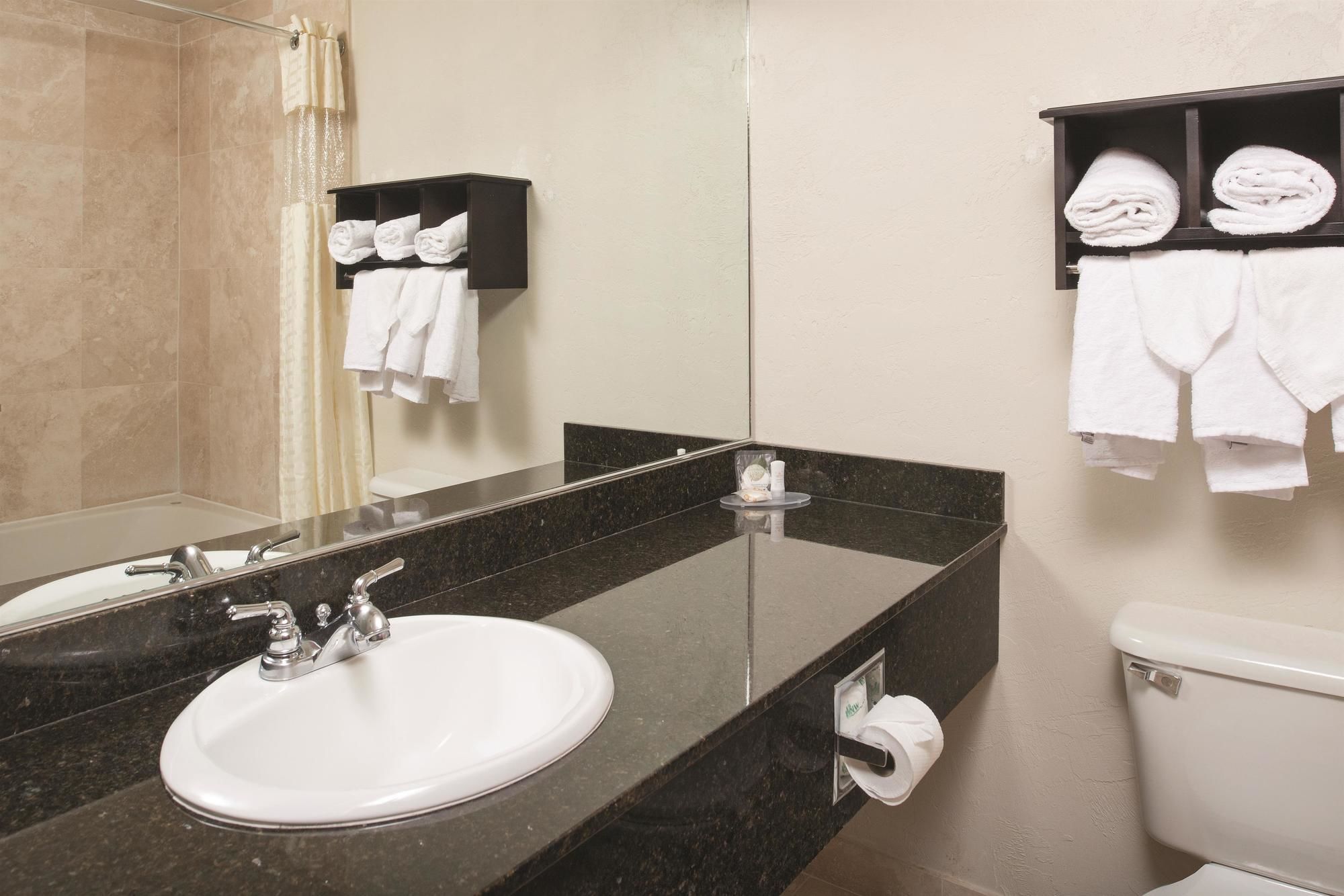 Фото Best Western Plus Parkway Inn