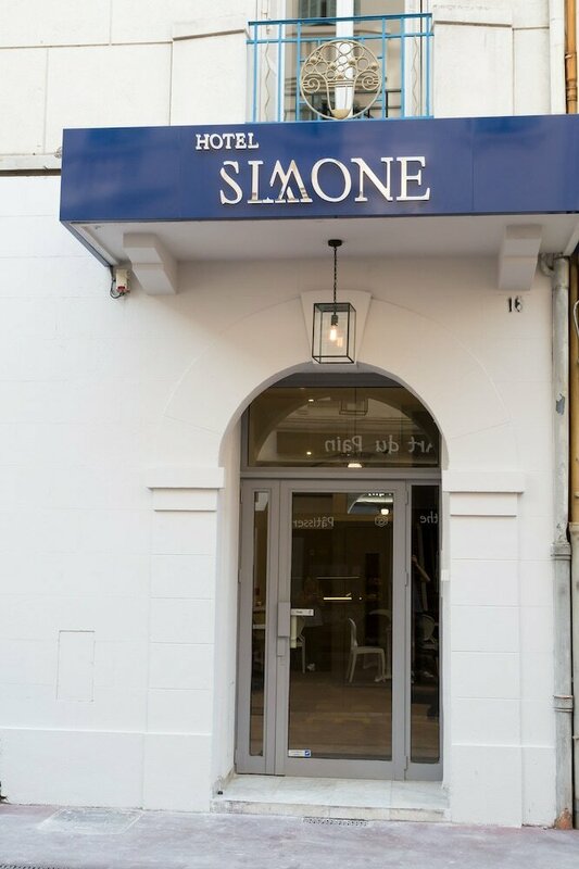 Гостиница Hôtel Simone в Каннах