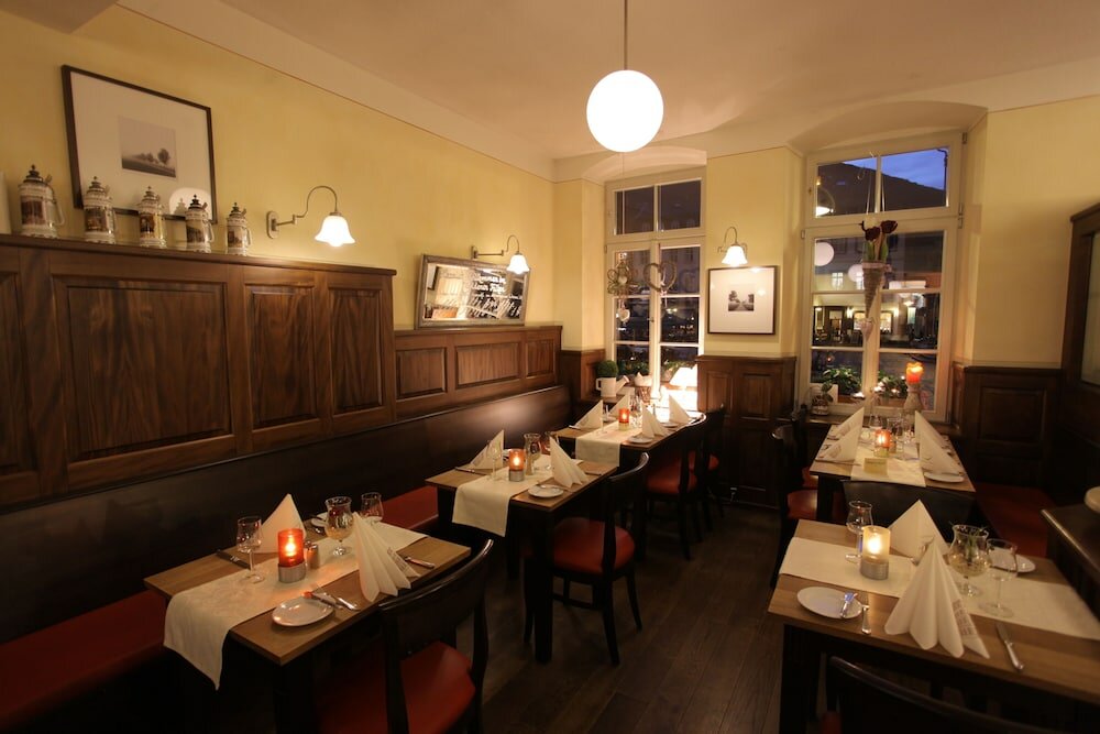 Фото Goldener Falke