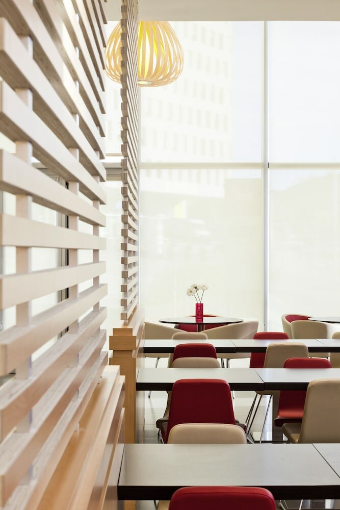 Фото Ibis Barcelona Santa Coloma