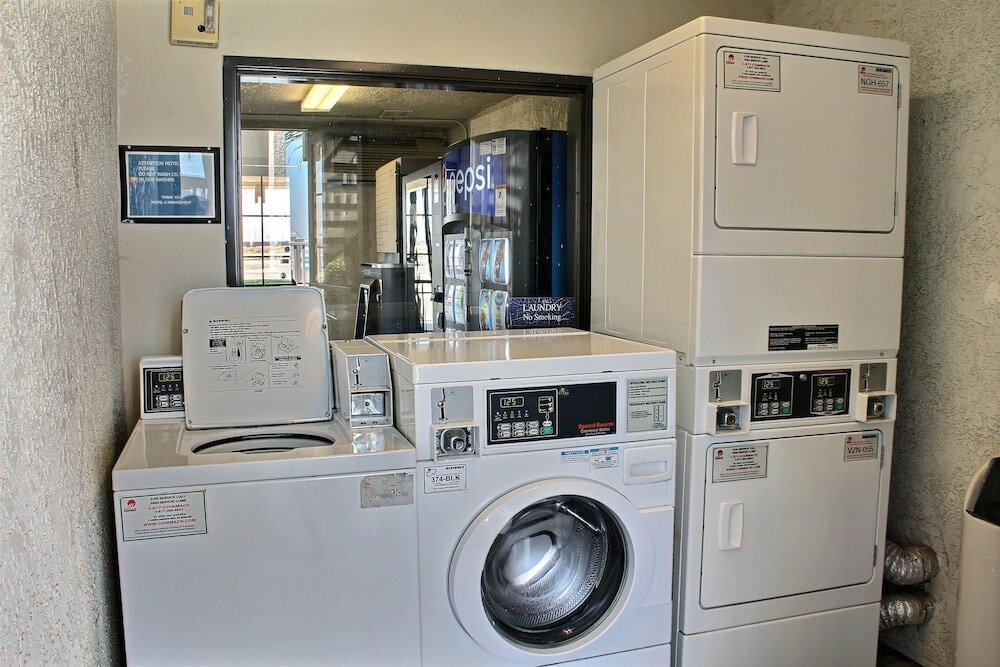 Фото Vagabond Inn Buttonwillow North I-5