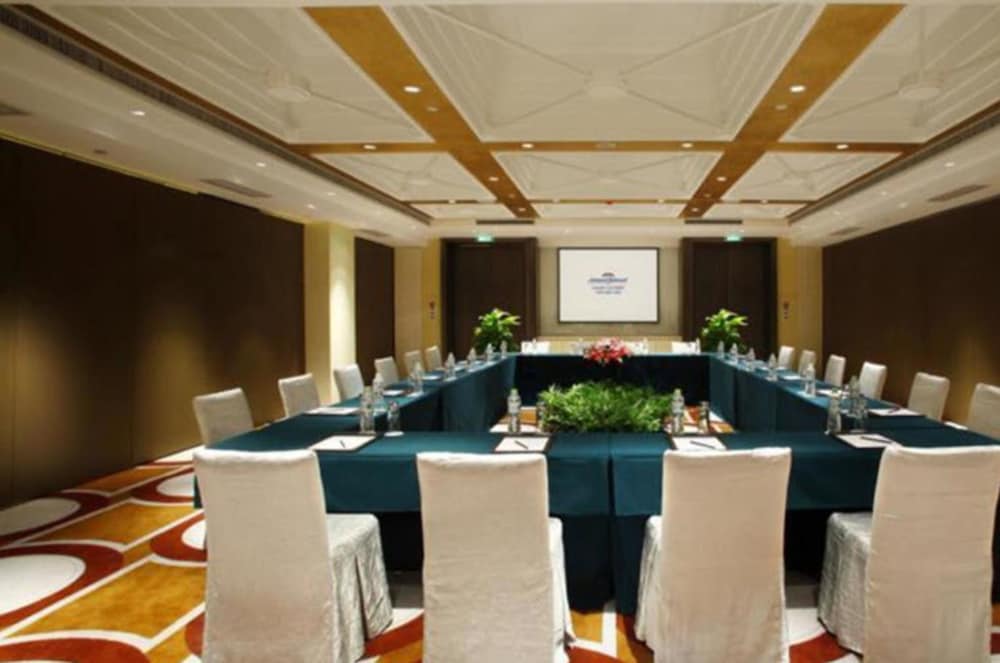 Фото Howard Johnson Sunshine Plaza Ningbo