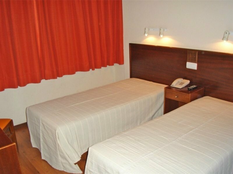 Фото Dinya Lisbon Hotel & Lounge Bar