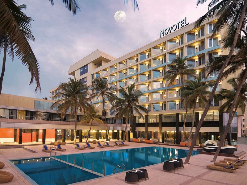 Гостиница Novotel Mumbai Juhu Beach Hotel в Мумбаи