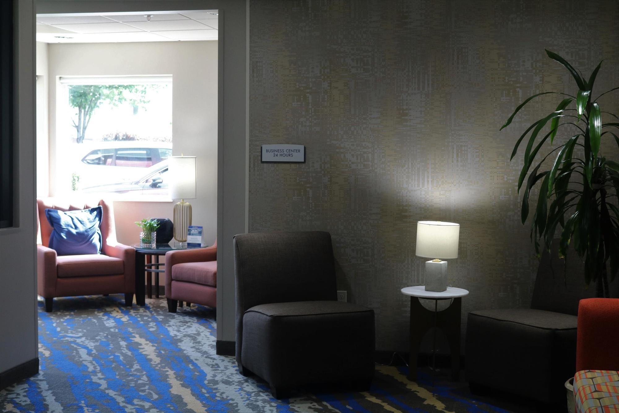 Фото Best Western Plus Portland Airport Hotel & Suites