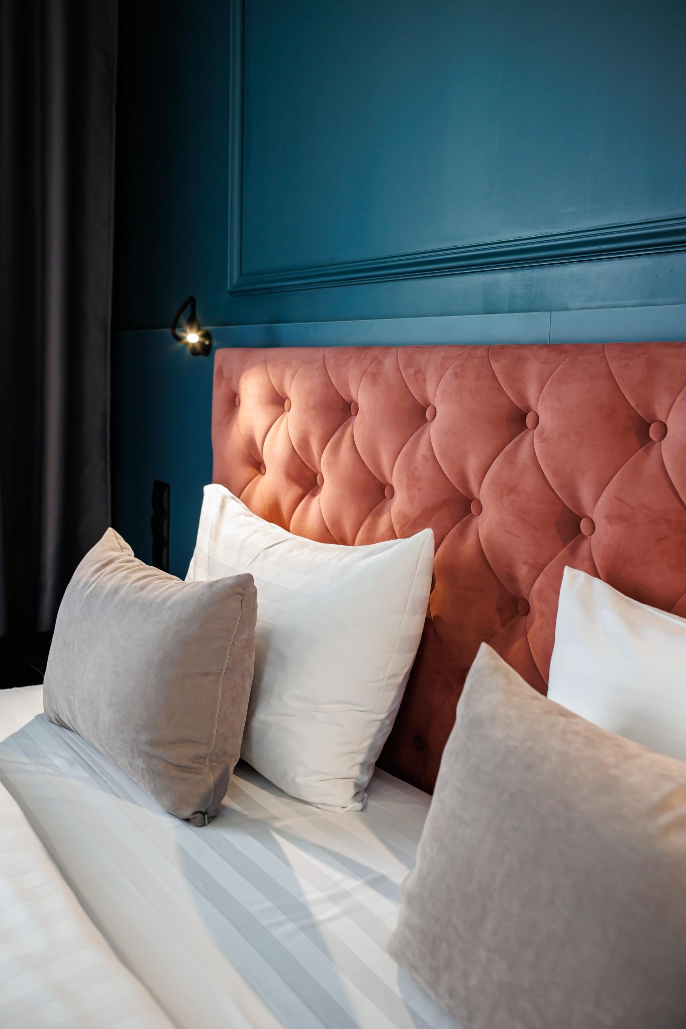 Фото Romanovo Hotel