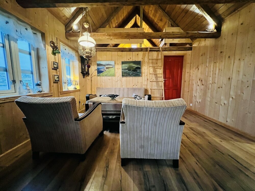 Фото Greystone House - Historic - Unique