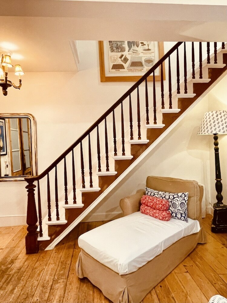 Фото Metro Hotel and Cafe