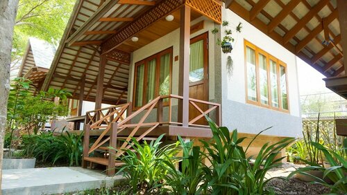 Гостиница Baan Siriporn Resort в Самутсонгкхраме