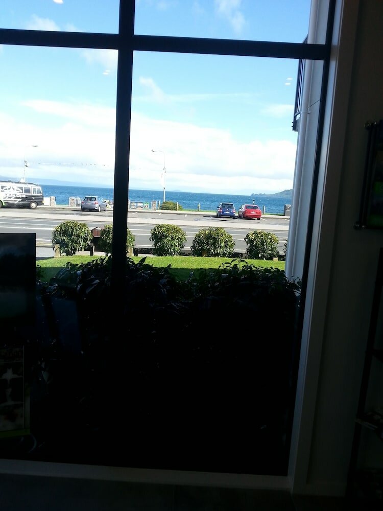 Фото Acacia Lakeview Motel