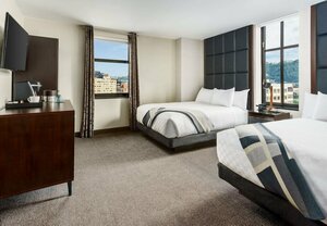 Гостиница Joinery Hotel Pittsburgh, Curio Collection by Hilton