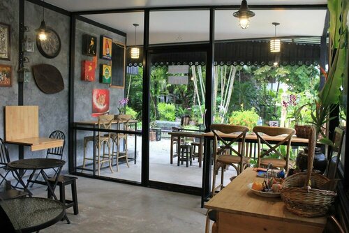 Хостел Eat n Sleep на Пхукете